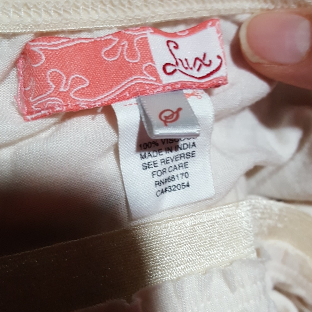 {Lux} Long Ruffled Skirt - Picture 4 of 7